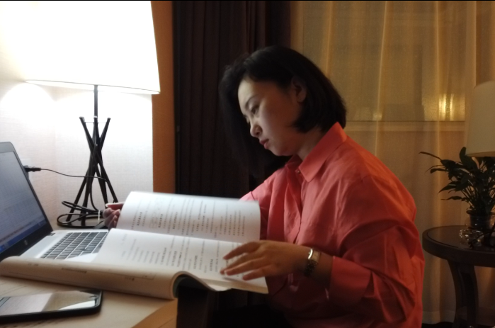 2、毛晶晶（為推進項目落地，夙夜在公）